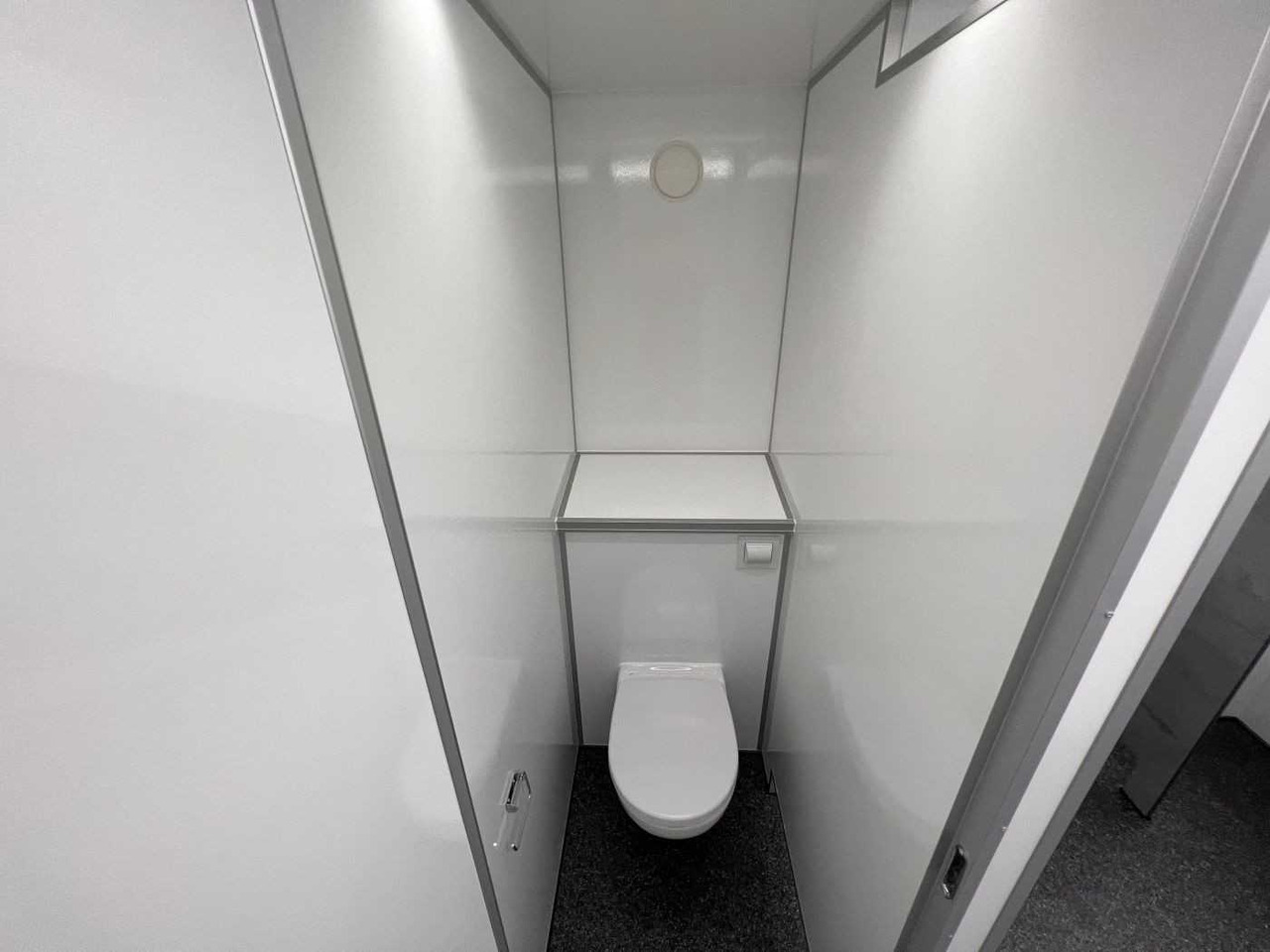 Nieuw Aanhangwagen ROSEMEIER EW TA-NO 3 Damen, 1 Herren + 4 Urinale Toilettenanhänger: afbeelding 12