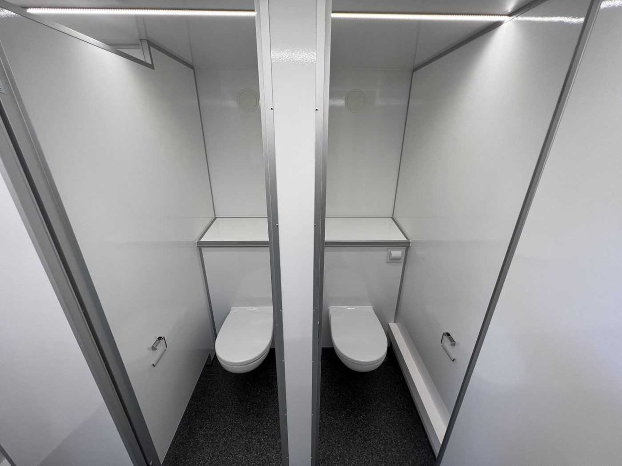Nieuw Aanhangwagen ROSEMEIER EW TA-NO 3 Damen, 1 Herren + 4 Urinale Toilettenanhänger: afbeelding 6