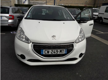 Personenwagen PEUGEOT 208