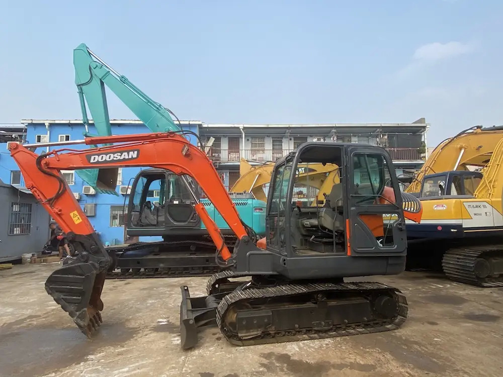 Rupsgraafmachine 90% new Korea Doosan 6ton dx60 Used  excavator in stock: afbeelding 6