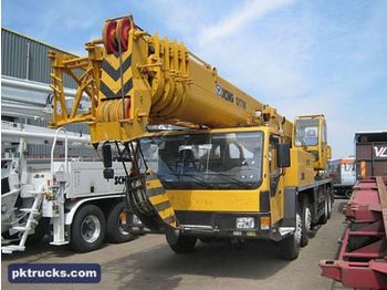 XCMG QY70K 8x4 crane truck - Mobiele kraan