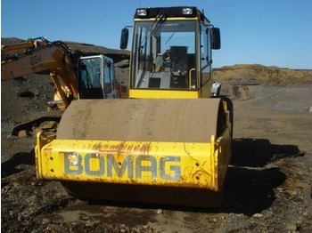 Bomag BW 211D3 - Wals