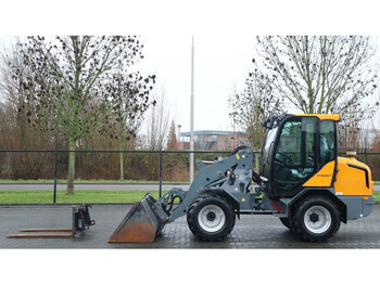 Giant V4502T | BUCKET | FORKS | GOOD CONDITION - Wiellader