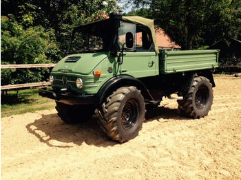 Gemeentelijke machine/ Speciaal Unimog U 406, U 900, Cabriolet, Agrar, Oldtimer: afbeelding 1