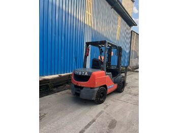 Diesel heftruck TOYOTA 35J