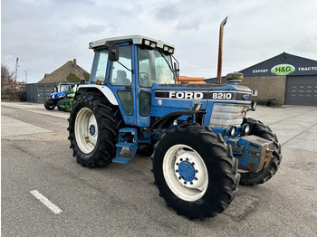 Tractor Ford 8210: afbeelding 3