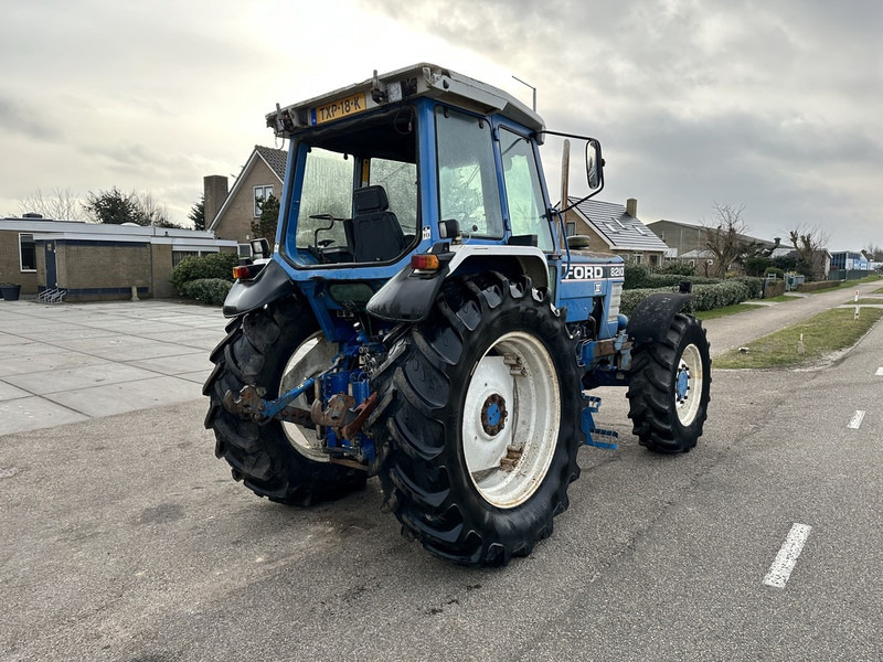Tractor Ford 8210: afbeelding 9