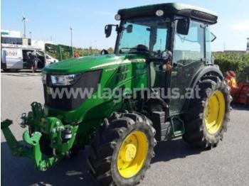 Landbouw tractor John Deere 5090GF