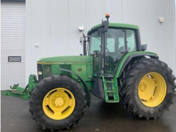 Landbouwtrekker John Deere 6800