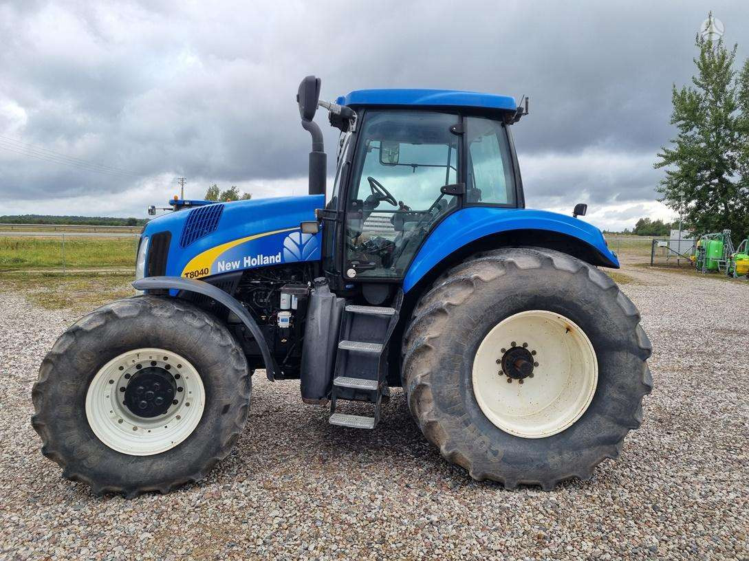 Tractor New Holland T8040: afbeelding 8