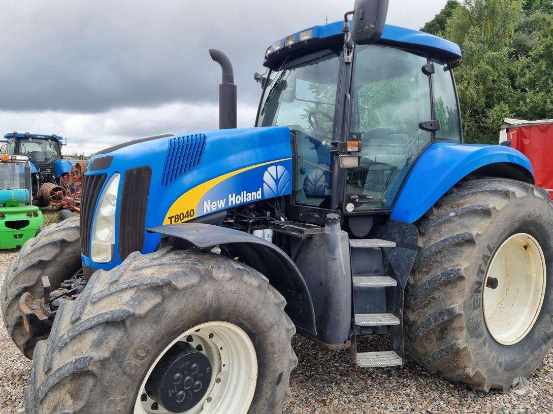 Tractor New Holland T8040: afbeelding 9