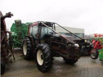 Valtra 8150 4 - Tractor