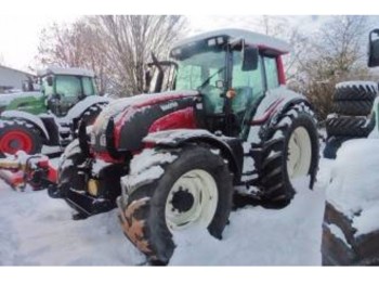 Valtra N 141 - Tractor