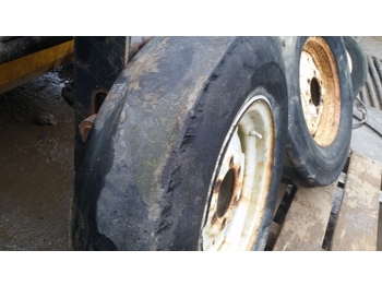 Complete wiel voor Tractor Old Stock Old Stock Wheel And Tyre Pair 7.5 - 16 1b01: afbeelding 2