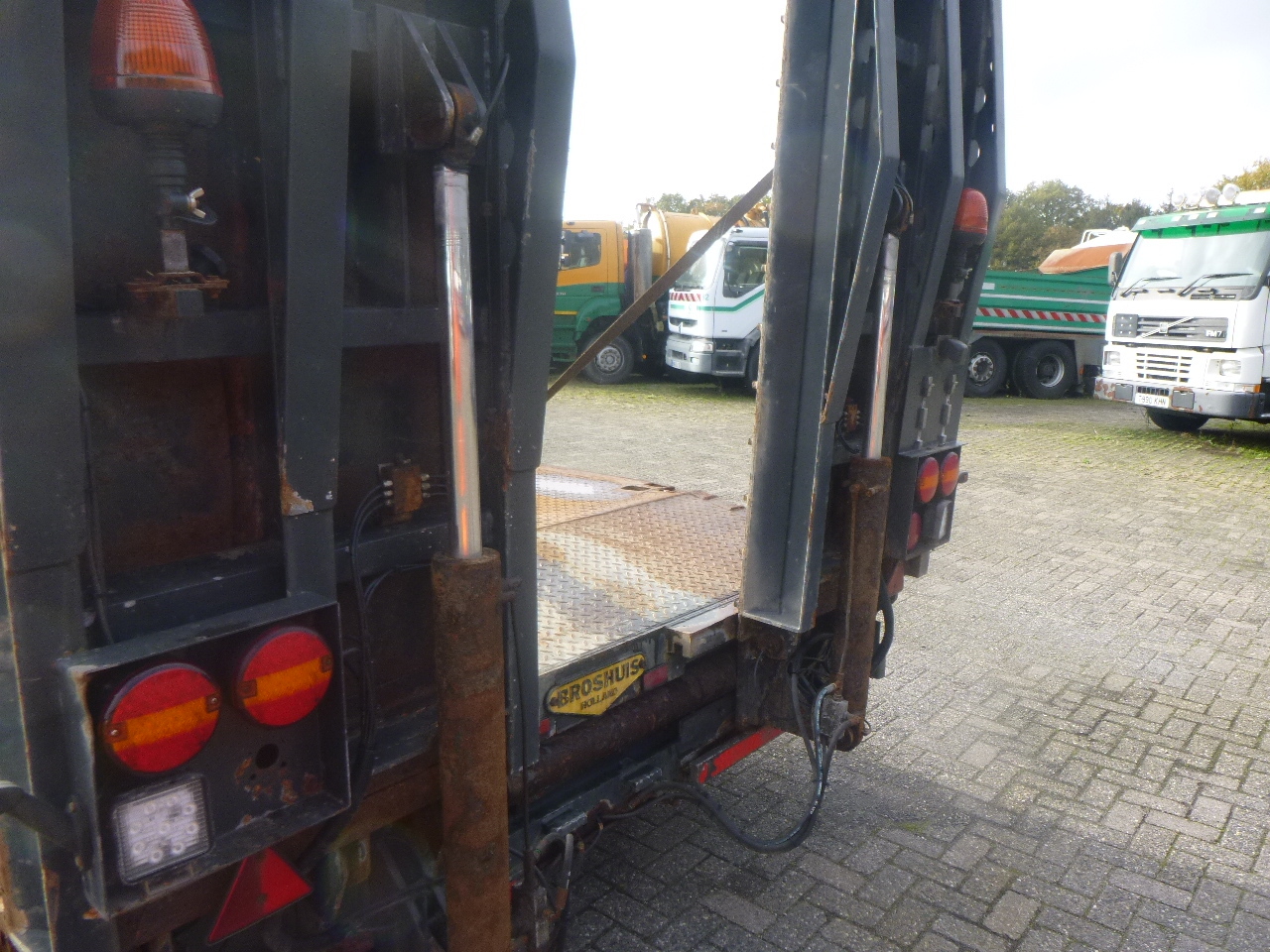 Dieplader oplegger Broshuis 4-axle semi-lowbed trailer 71t + ramps + extendable: afbeelding 7