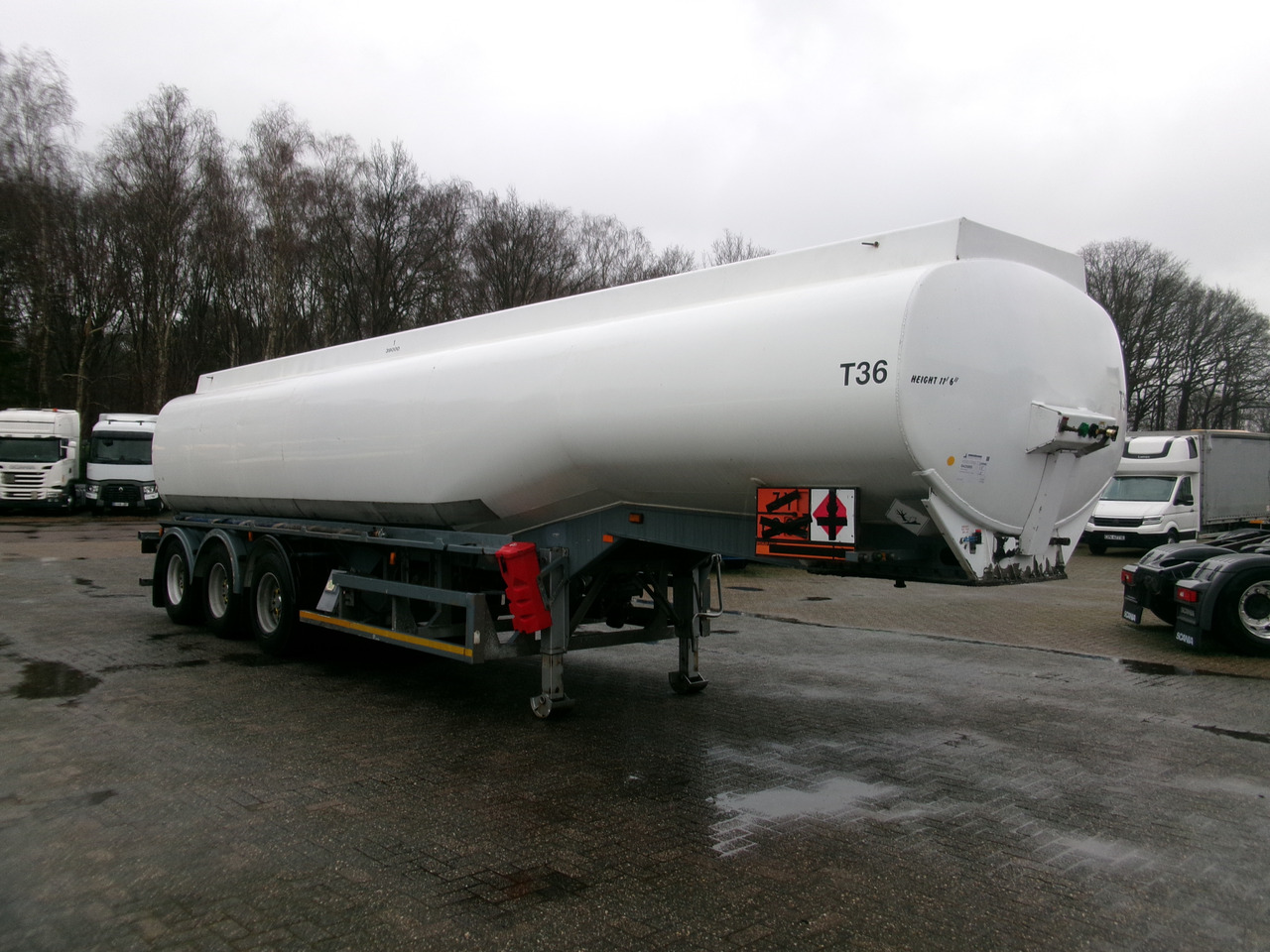 Leasing Crane Fruehauf Fuel tank alu 39 m3 / 1 comp + pump Crane Fruehauf Fuel tank alu 39 m3 / 1 comp + pump: afbeelding 2