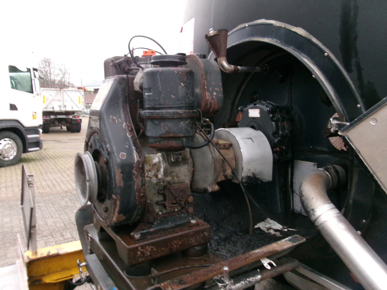 Tankoplegger voor het vervoer van brandstoffen Magyar Bitumen / heavy oil tank inox 30.5 m3 / 1 comp + mixer & engine / ADR 03-01-2024: afbeelding 15