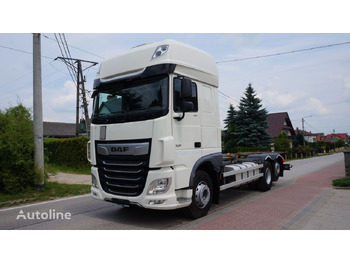 Containertransporter/ Wissellaadbak vrachtwagen DAF XF 106 450