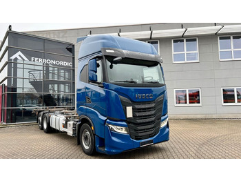 Containertransporter/ Wissellaadbak vrachtwagen IVECO S-WAY