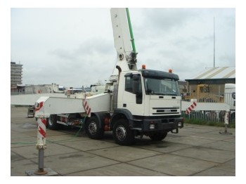 Iveco 8x4 CIFA K4/44 Concrete Pump - Vrachtwagen