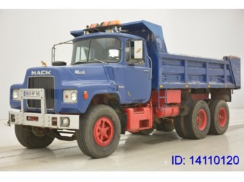 MACK DM609 - 6x4 - Kipper vrachtwagen