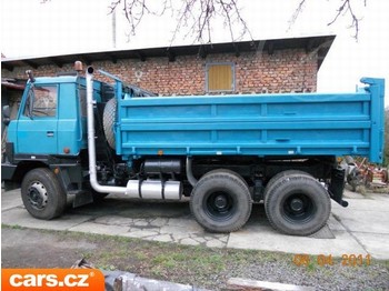 Tatra T815-2 S3 - Kipper vrachtwagen