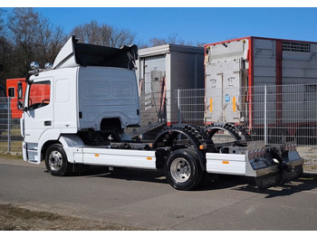 Chassis vrachtwagen Mercedes-Benz Atego 1024 L  4x2  Top Sauber Lampenbügel: afbeelding 3