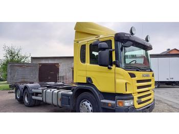 Containertransporter/ Wissellaadbak vrachtwagen Scania P400: afbeelding 1