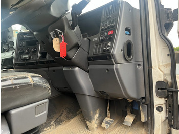 Scania P400 8X4 - Vrachtwagen met open laadbak: afbeelding 3