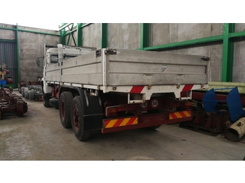 Iveco 190.26 RHD - vrachtwagen met open laadbak