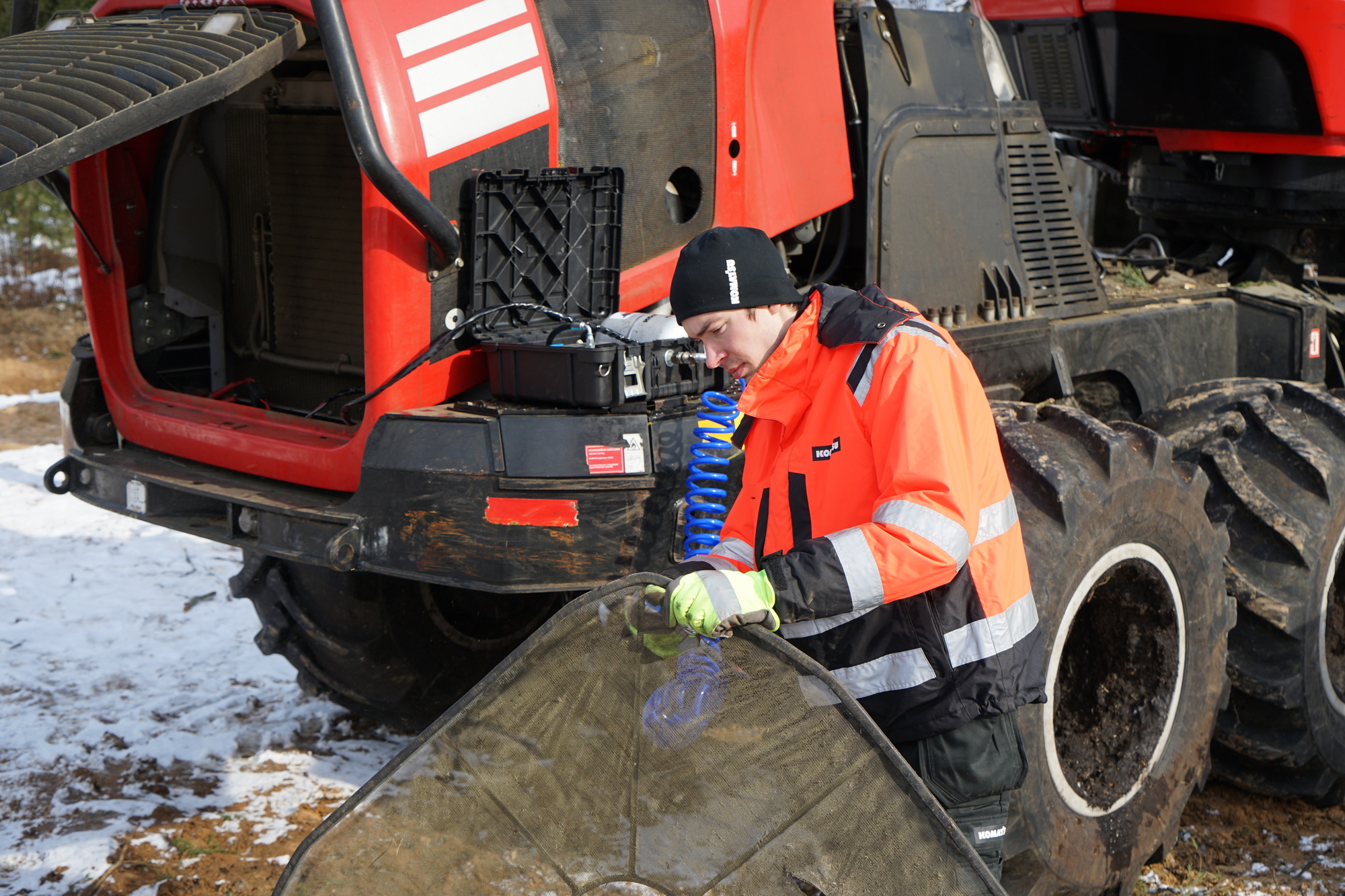 SIA "Haitek Latvia" - Voertuigen te koop undefined: afbeelding 9