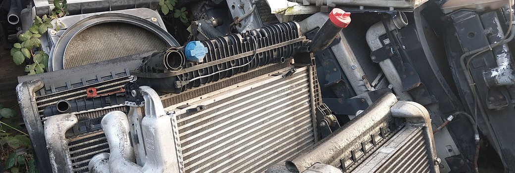 NTH - Nutzfahrzeug- und Teilehandel - Voertuigen te koop undefined: afbeelding 1