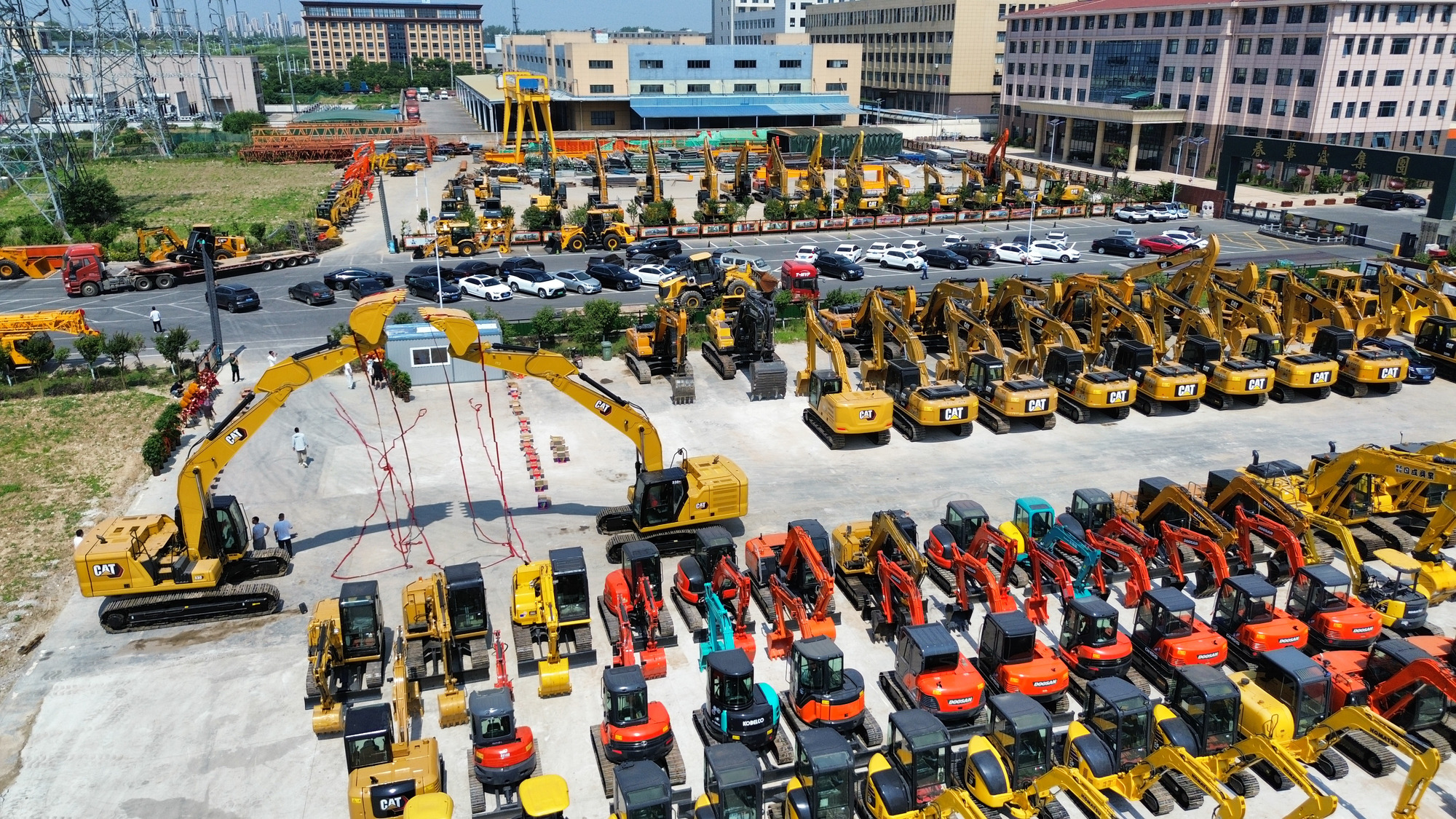 Toaks International Trading Company - Bouwmachines CATERPILLAR D8 - airconditioner undefined: afbeelding 1