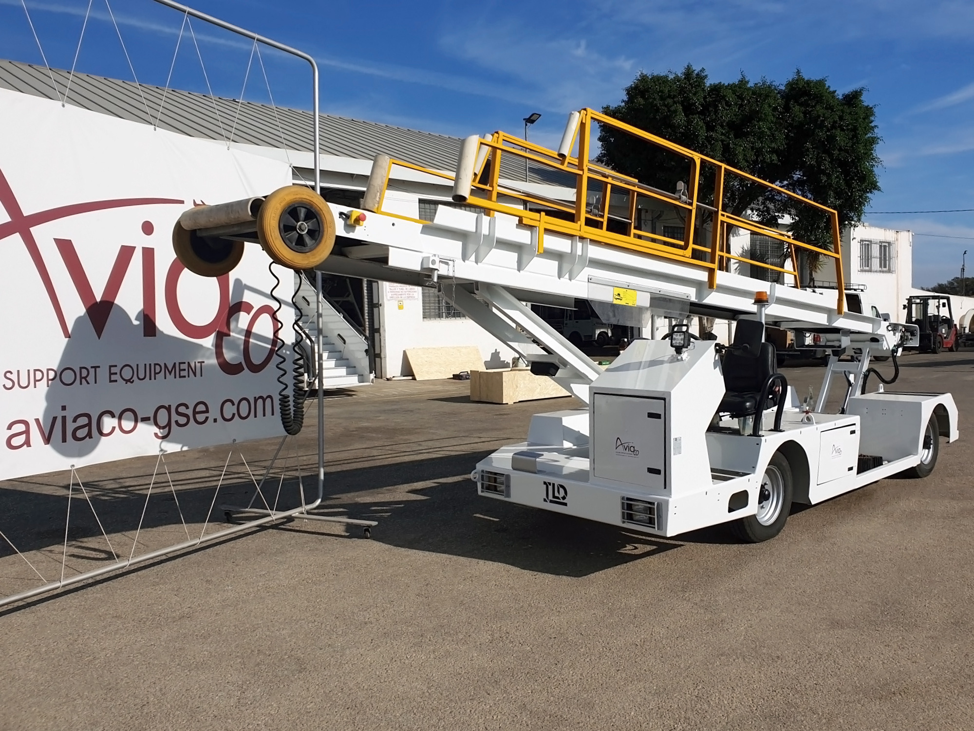 AVIACO GSE - Ground support equipment MERCEDES-BENZ - verhuur mogelijkheden, diesel undefined: afbeelding 11