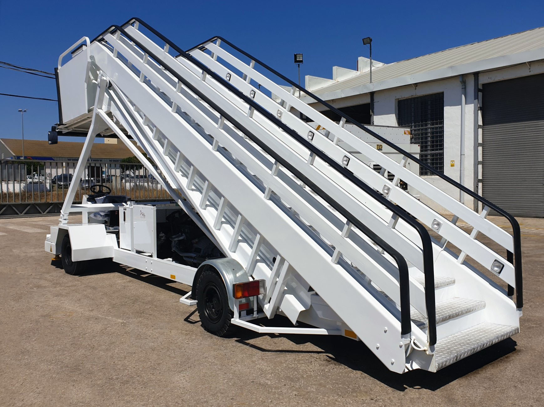 AVIACO GSE - Ground support equipment MERCEDES-BENZ - verhuur mogelijkheden, diesel undefined: afbeelding 16