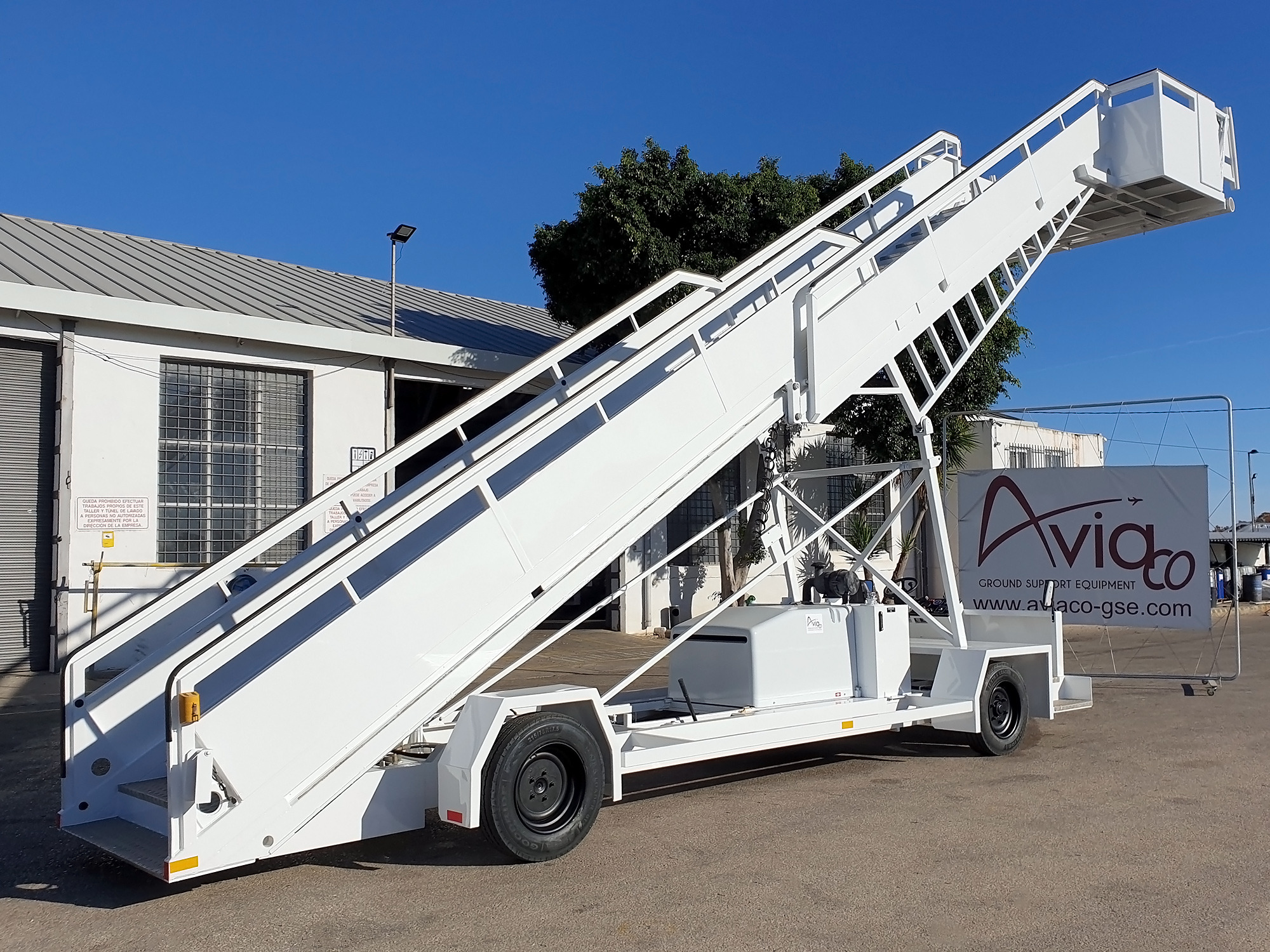 AVIACO GSE - Ground support equipment MERCEDES-BENZ - verhuur mogelijkheden, diesel undefined: afbeelding 5