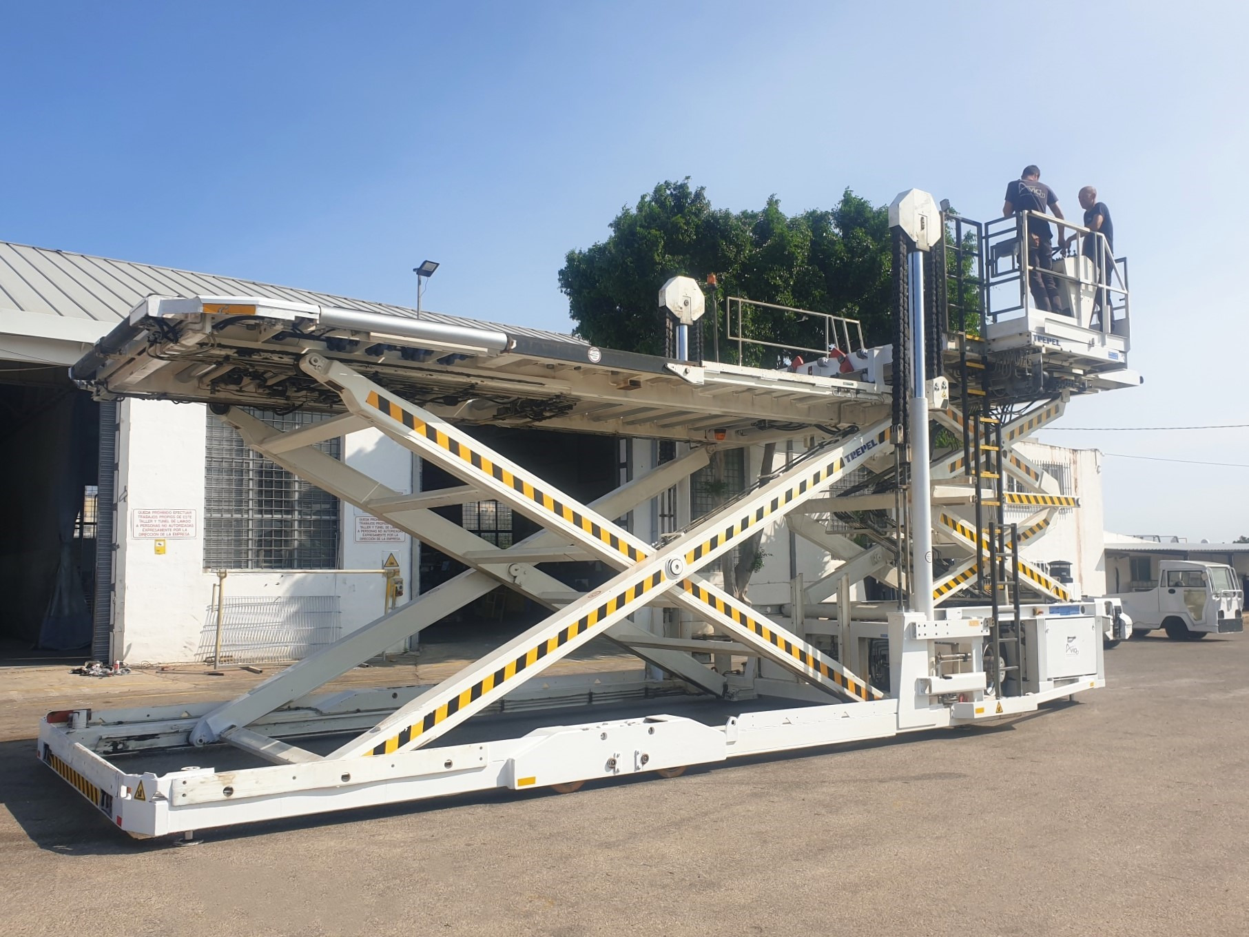 AVIACO GSE - Ground support equipment MERCEDES-BENZ - verhuur mogelijkheden, diesel undefined: afbeelding 94