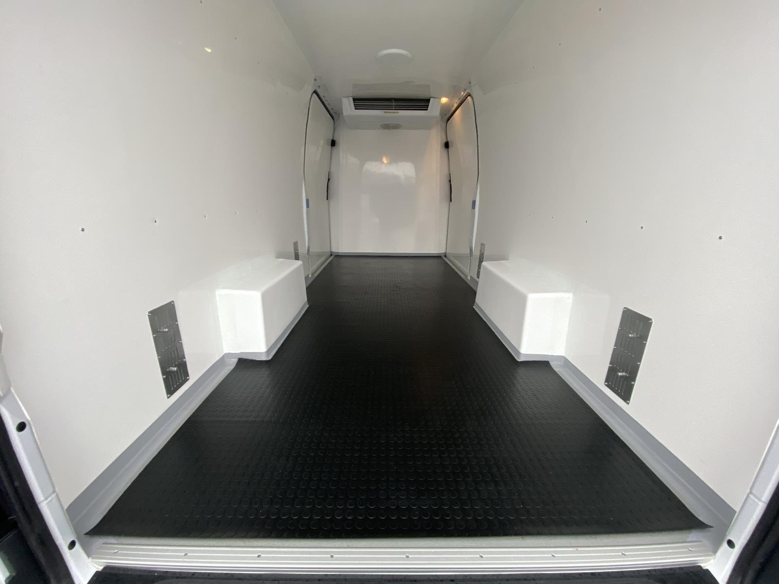 RINZ ROS d.o.o. (GmbH) - Voertuigen te koop undefined: afbeelding 14