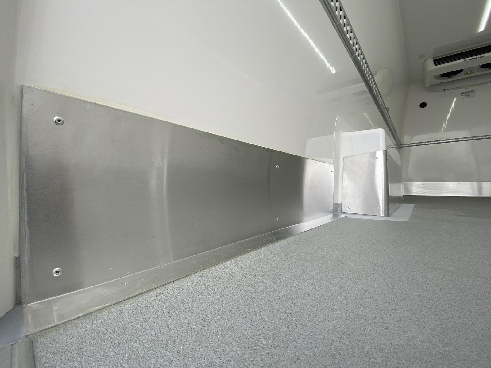 RINZ ROS d.o.o. (GmbH) - Voertuigen te koop undefined: afbeelding 9