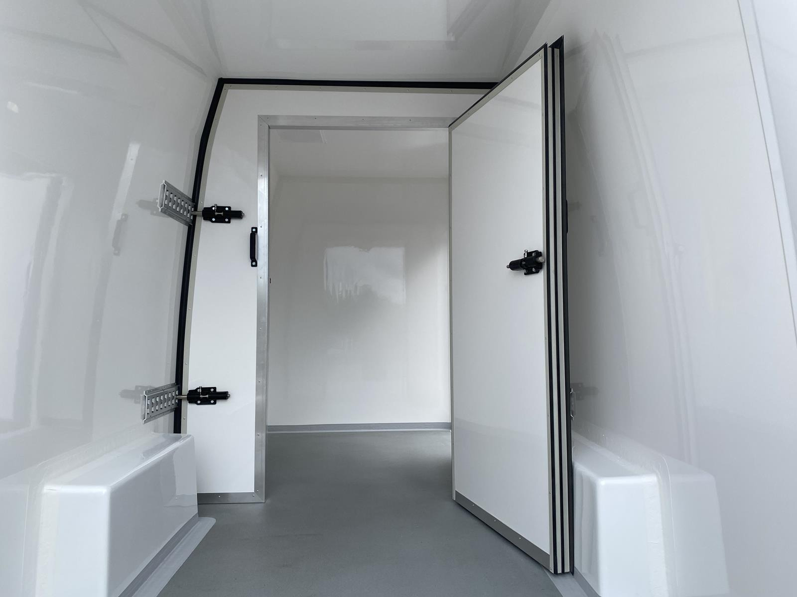 RINZ ROS d.o.o. (GmbH) - Voertuigen te koop undefined: afbeelding 26