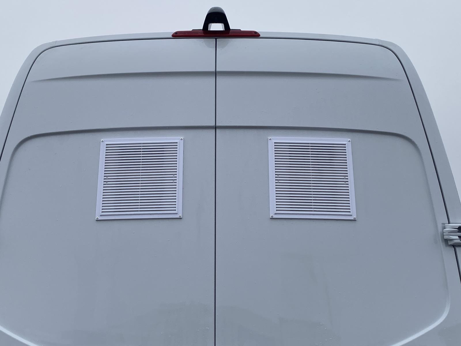 RINZ ROS d.o.o. (GmbH) - Voertuigen te koop undefined: afbeelding 17