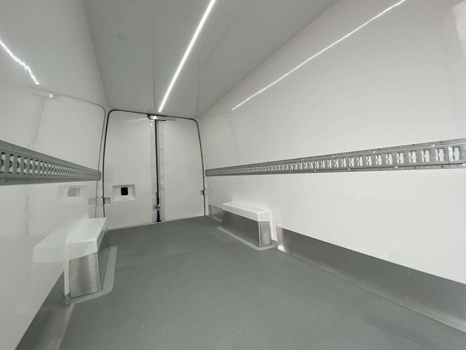 RINZ ROS d.o.o. (GmbH) - Voertuigen te koop undefined: afbeelding 6