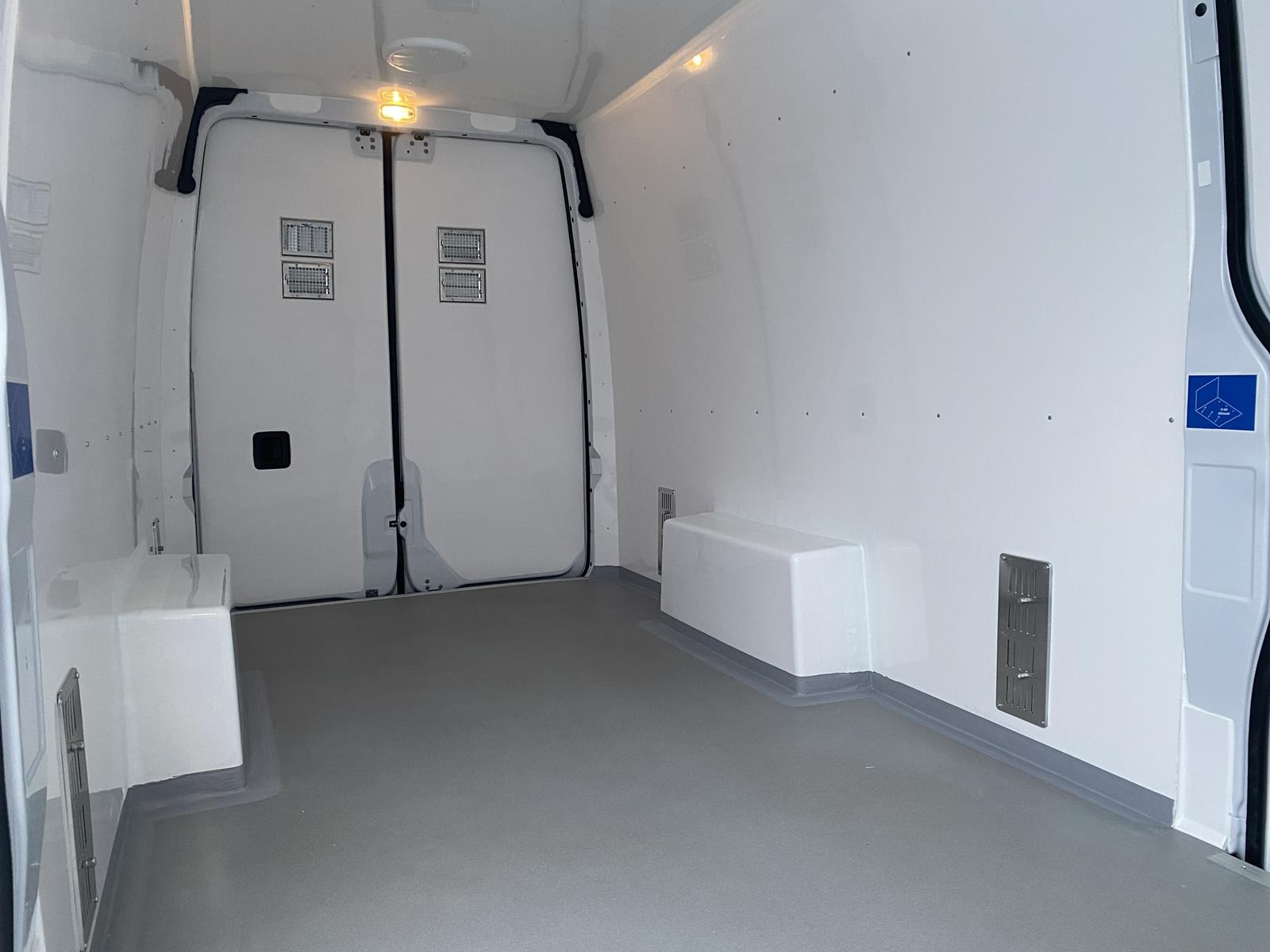 RINZ ROS d.o.o. (GmbH) - Voertuigen te koop undefined: afbeelding 16