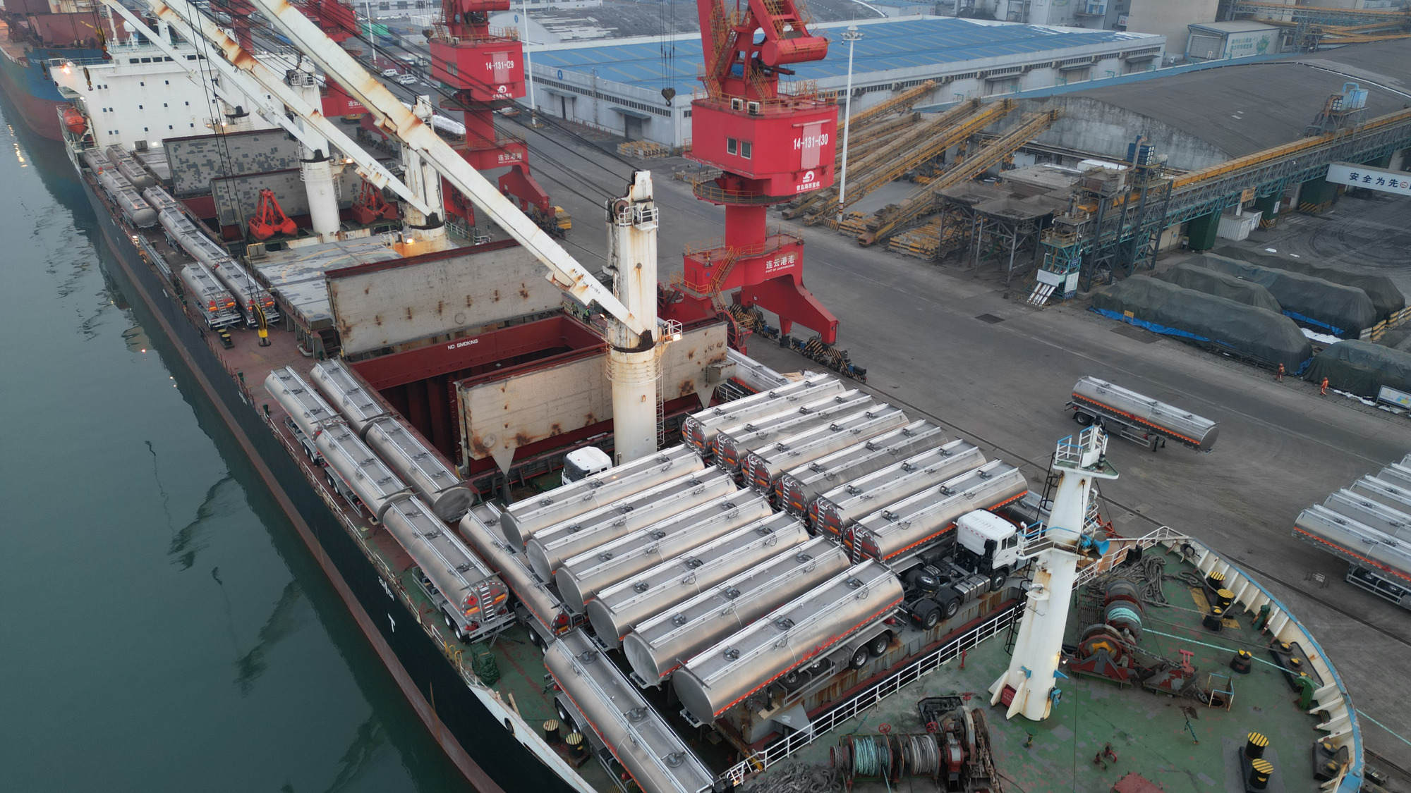 Qingdao Higher Weight Trade Co. LTD - Vrachtwagens - nieuw, diesel undefined: afbeelding 2