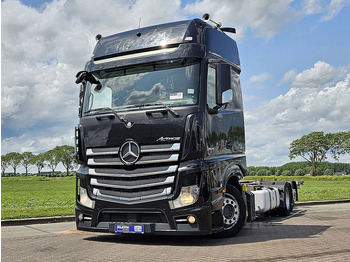 Containertransporter/ Wissellaadbak vrachtwagen MERCEDES-BENZ Actros 2540