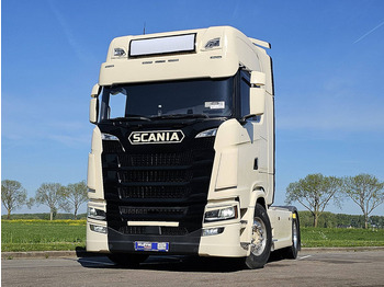 Trekker SCANIA S 520