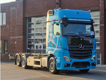 Containertransporter/ Wissellaadbak vrachtwagen MERCEDES-BENZ Actros 2553