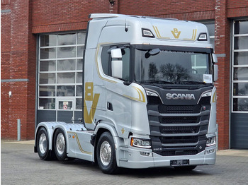 Trekker SCANIA S 660 V8