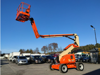 Knikarmhoogwerker JLG 600AJ
