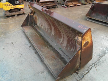 Voorladerbak CASE